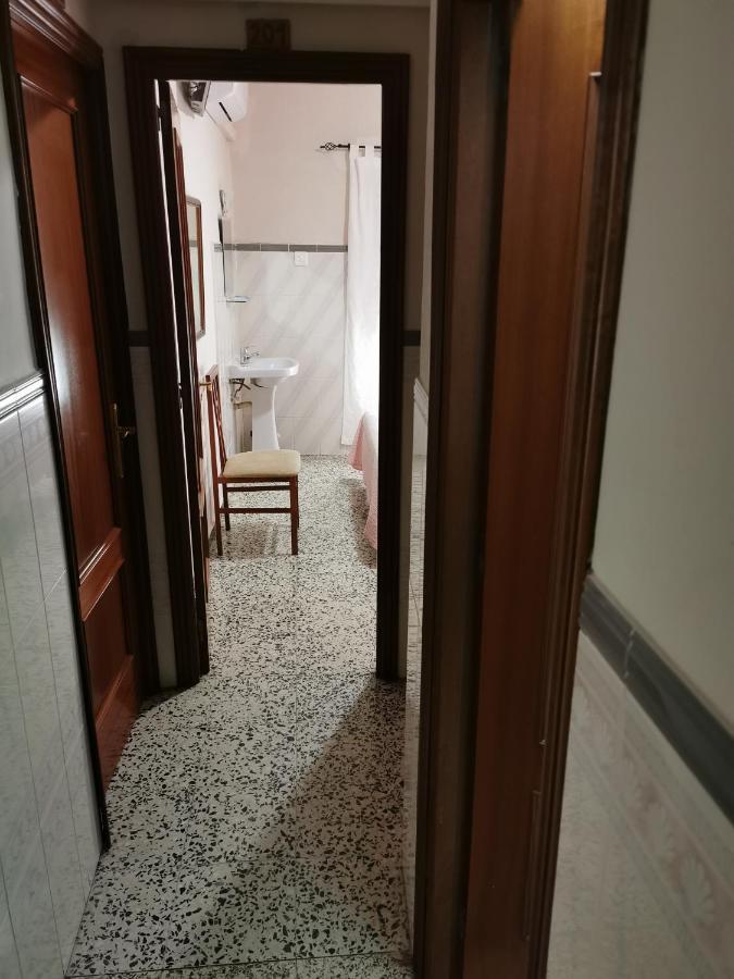 فندق هوستال سينيرو ميريذا المظهر الخارجي الصورة